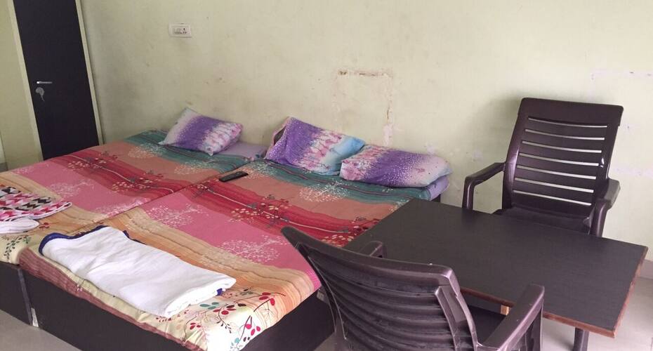 S. R. Hotel, Ghaziabad 1